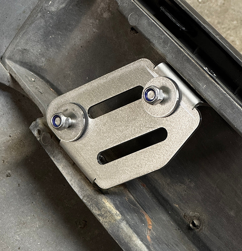 W201 Facelift 88/09-93 Bumper bracket set